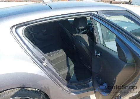 2016 Hyundai Veloster из США, поврежденный, VIN KMHTC6AD9GU284901